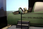 O Avionics and Mission Trainer (AMT)  um simulador para realizar o treinamento dos pilotos na prpria Unidade - Foto: Luciano Porto - luciano@spotter.com.br