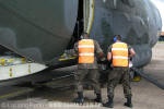 O abastecimento é feito através de um único ponto, acessado pela porta traseira do lado direito do SC-130 - Foto: Luciano Porto - luciano@spotter.com.br