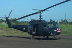 Helicptero Bell UH-1H Iroquois da FAP em alerta na Base Area de Concepcin - Foto: Luciano Porto - luciano@spotter.com.br