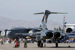 O F-15E Strike Eagle sendo preparado para mais uma exibio em vo - Foto: Equipe SPOTTER