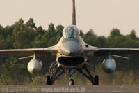 Lockheed Martin F-16B Fighting Falcon - Fora Area da Venezuela - Anpolis - GO - 28/08/06 - Luciano Porto - luciano@spotter.com.br
