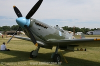 Supermarine Spitfire Mk.9 - Royal Air Force - EAA Air Museum - Oshkosh - WI - USA - 27/07/06 - Luciano Porto - luciano@spotter.com.br